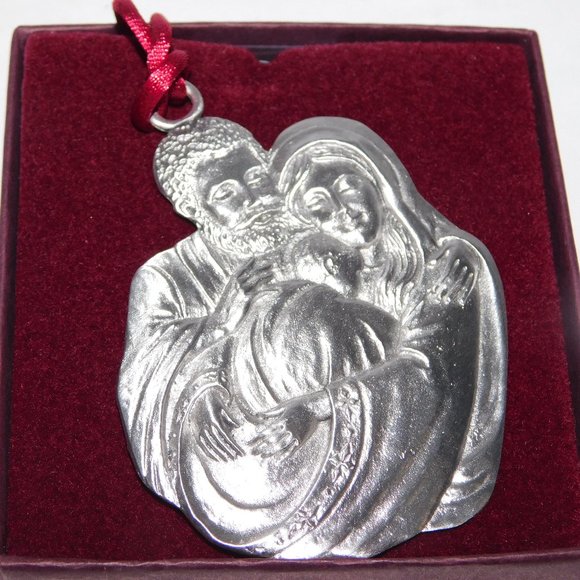 2009 Seagull Canada Pewter 2.75" Mary Joseph Baby Jesus Christmas Tree Ornament - Picture 1 of 5